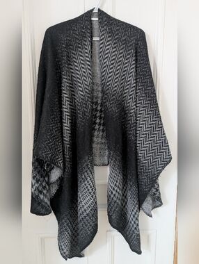 Black & Gray Patterned Open Front Women's Poncho Sweater